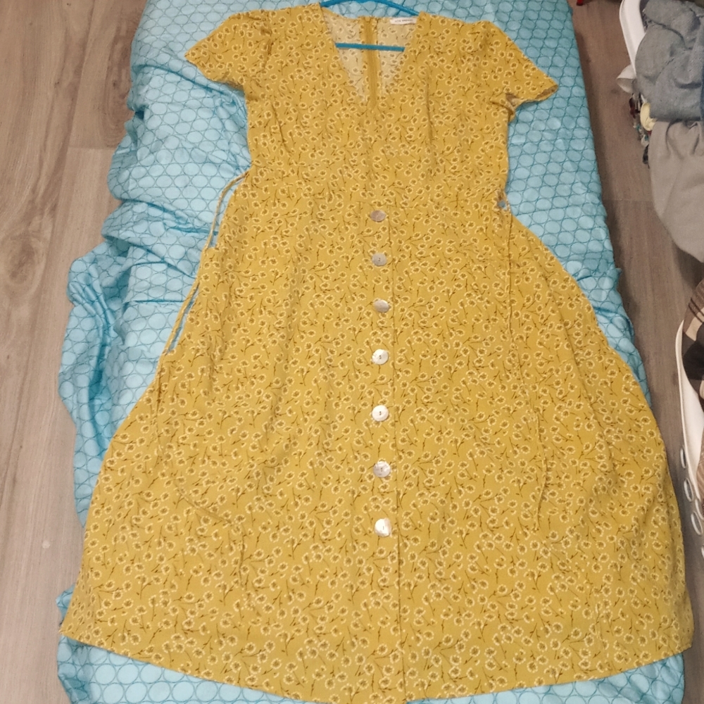 Blu Pepper dress size M chartreuse